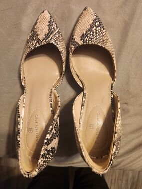Bandolino Beige and Black Snake-Print Heels